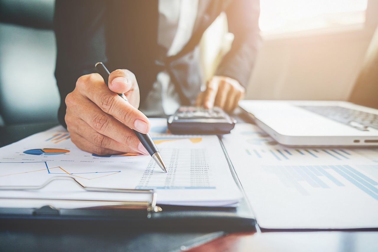 découvrez des stratégies efficaces de réduction d'impôts pour optimiser vos finances et maximiser vos économies fiscales.